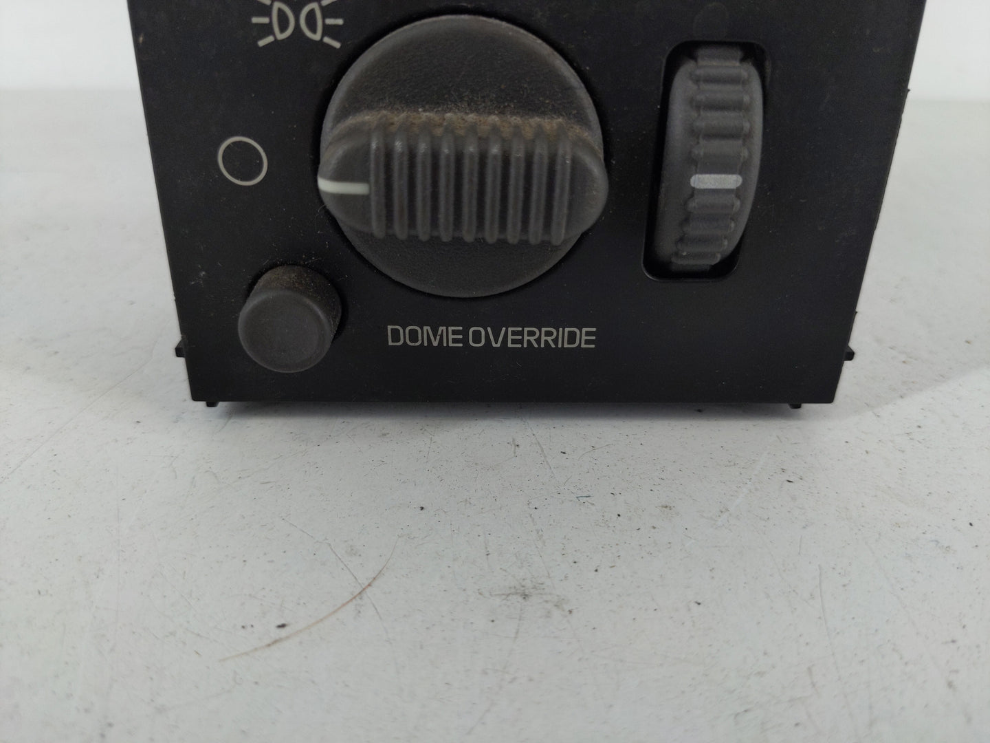2005 Kia Sedona Headlight Head Light Switch Lamp Control 15755595 - Oemusedautoparts1.com
