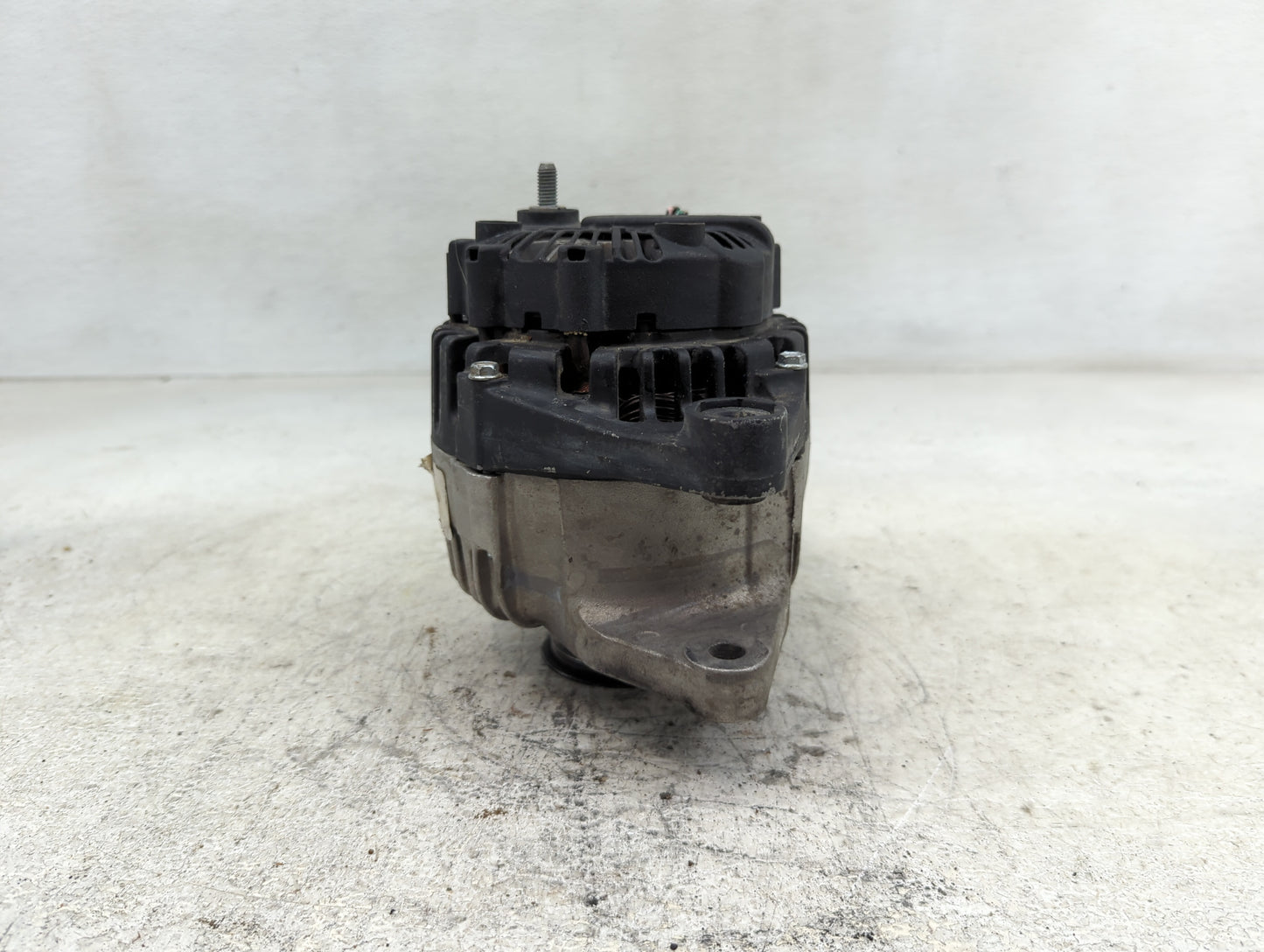 2003-2005 Kia Sedona Alternator Replacement Generator Charging Assembly Engine OEM Fits Fits 2003 2004 2005 OEM Used Auto Pa
