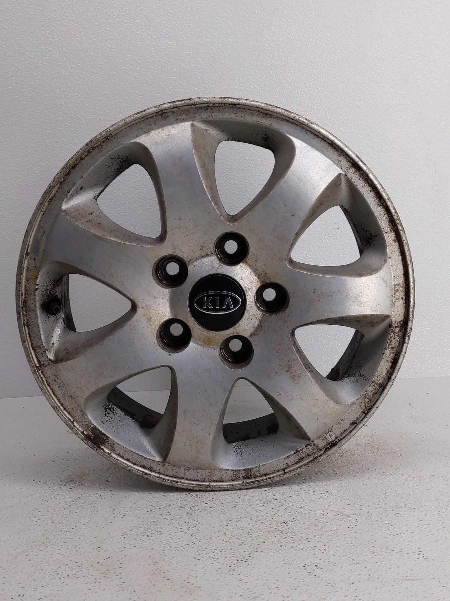 2004-2005 Kia Sedona Oem Wheel Rim - Oemusedautoparts1.com