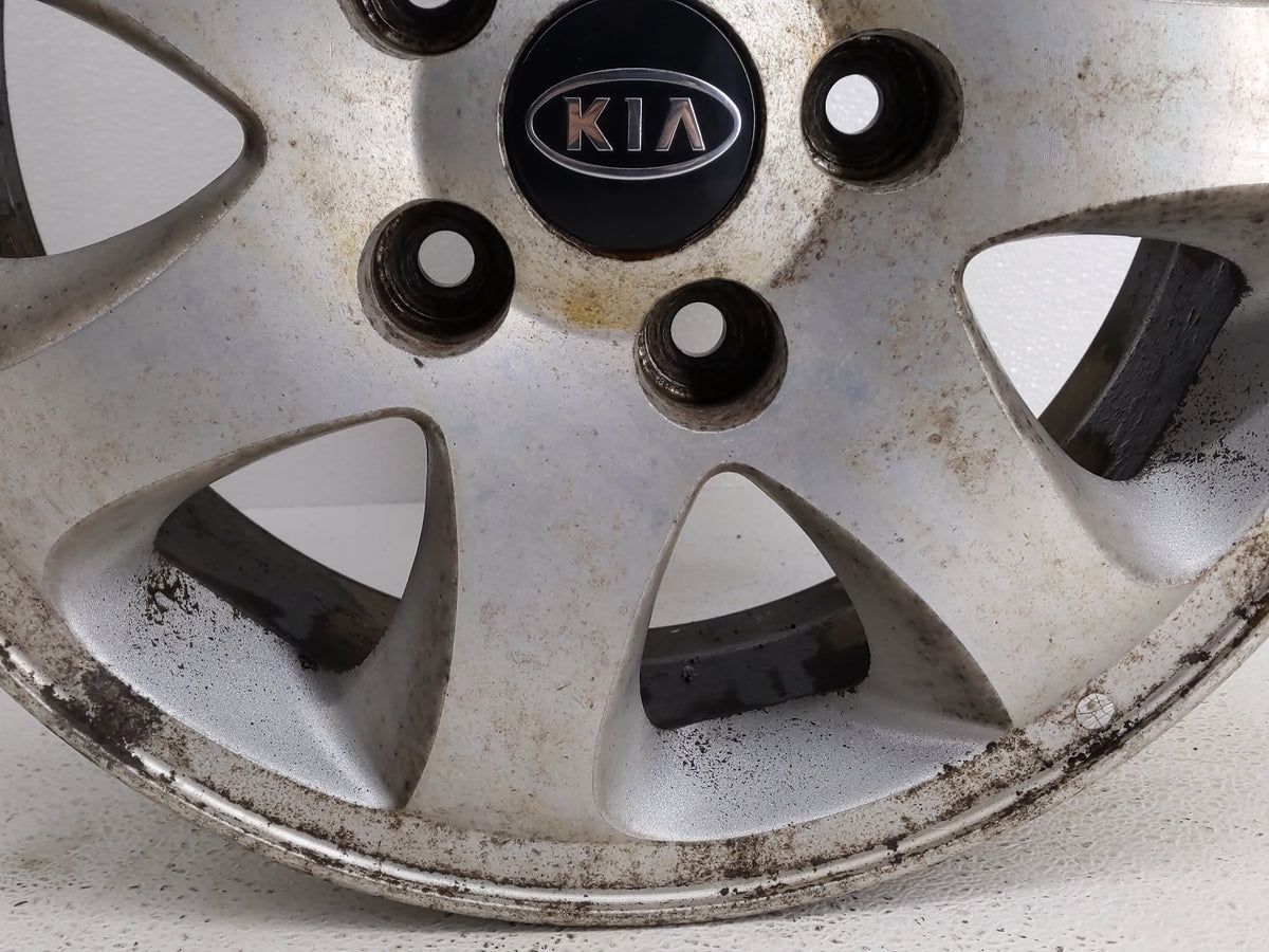 2004-2005 Kia Sedona Oem Wheel Rim 827911 - Oemusedautoparts1.com