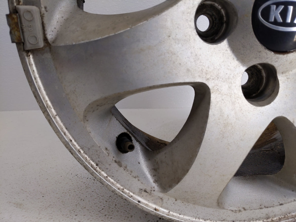2004-2005 Kia Sedona Oem Wheel Rim 827912 - Oemusedautoparts1.com