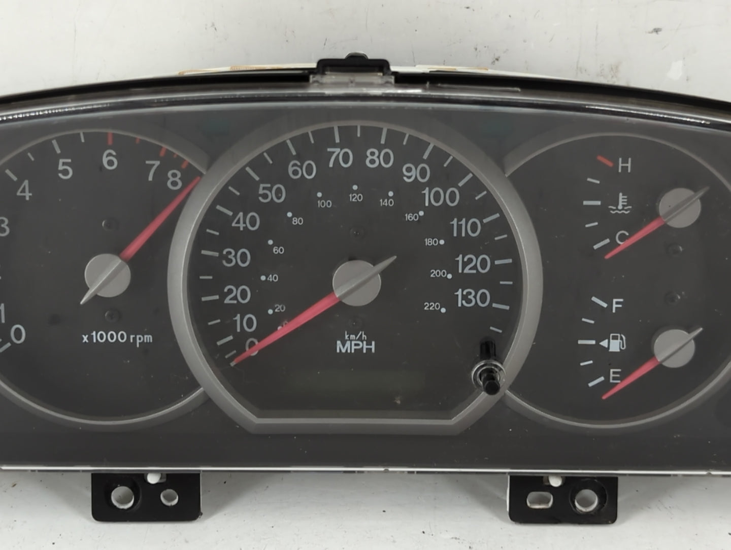 2004-2005 Kia Sedona Instrument Cluster Speedometer Gauges Fits Fits 2004 2005 OEM Used Auto Parts - Oemusedautoparts1.com
