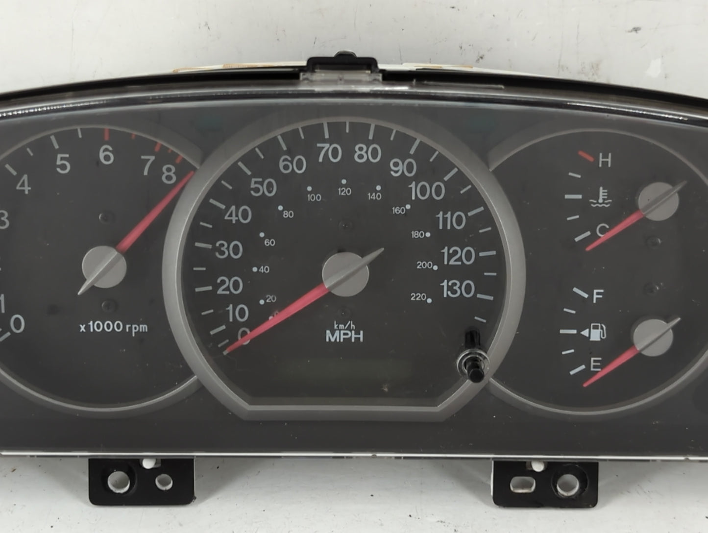 2004-2005 Kia Sedona Instrument Cluster Speedometer Gauges Fits Fits 2004 2005 OEM Used Auto Parts - Oemusedautoparts1.com