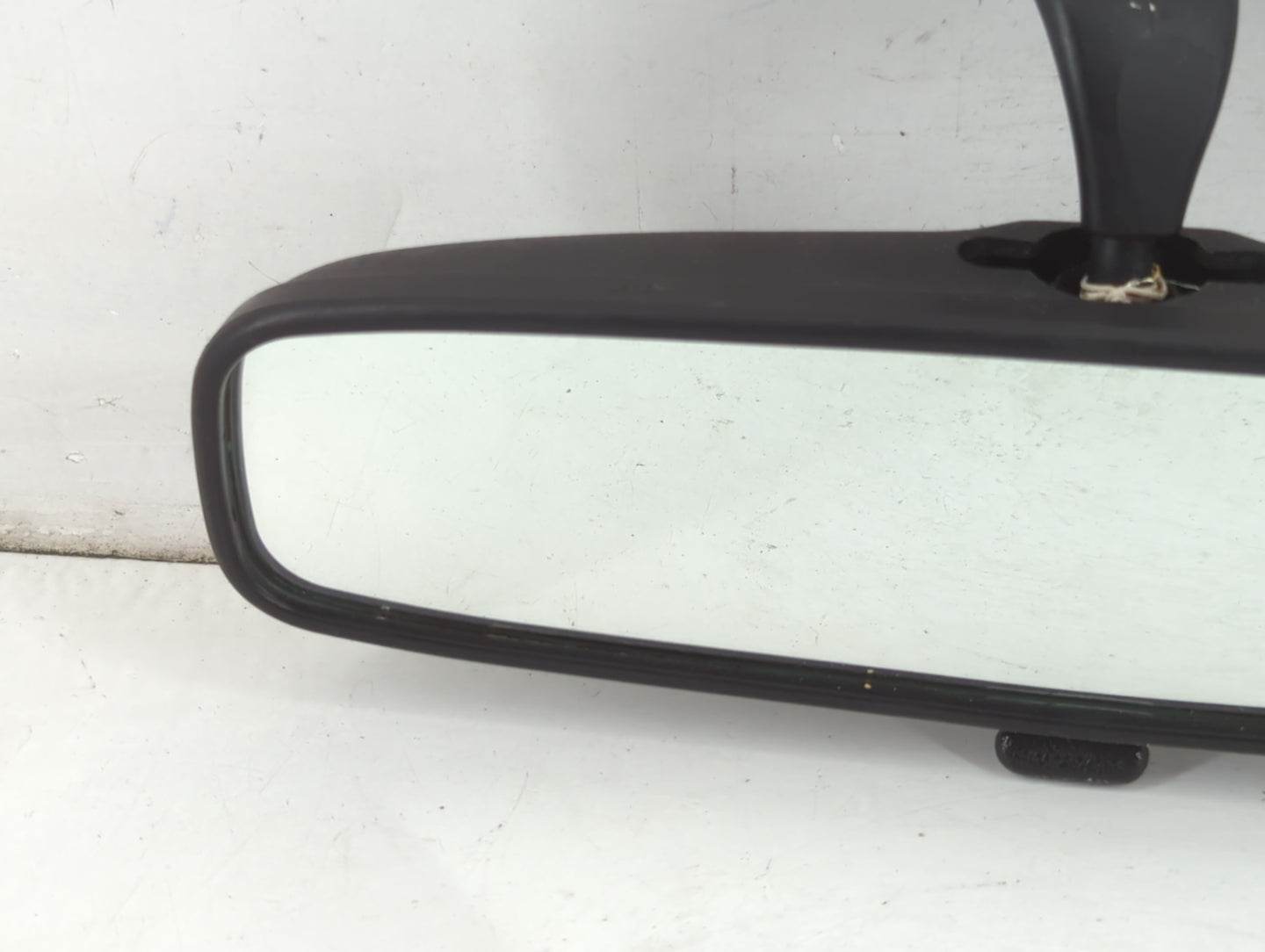 2005-2009 Kia Sedona Interior Rear View Mirror Replacement OEM Fits OEM Used Auto Parts - Oemusedautoparts1.com
