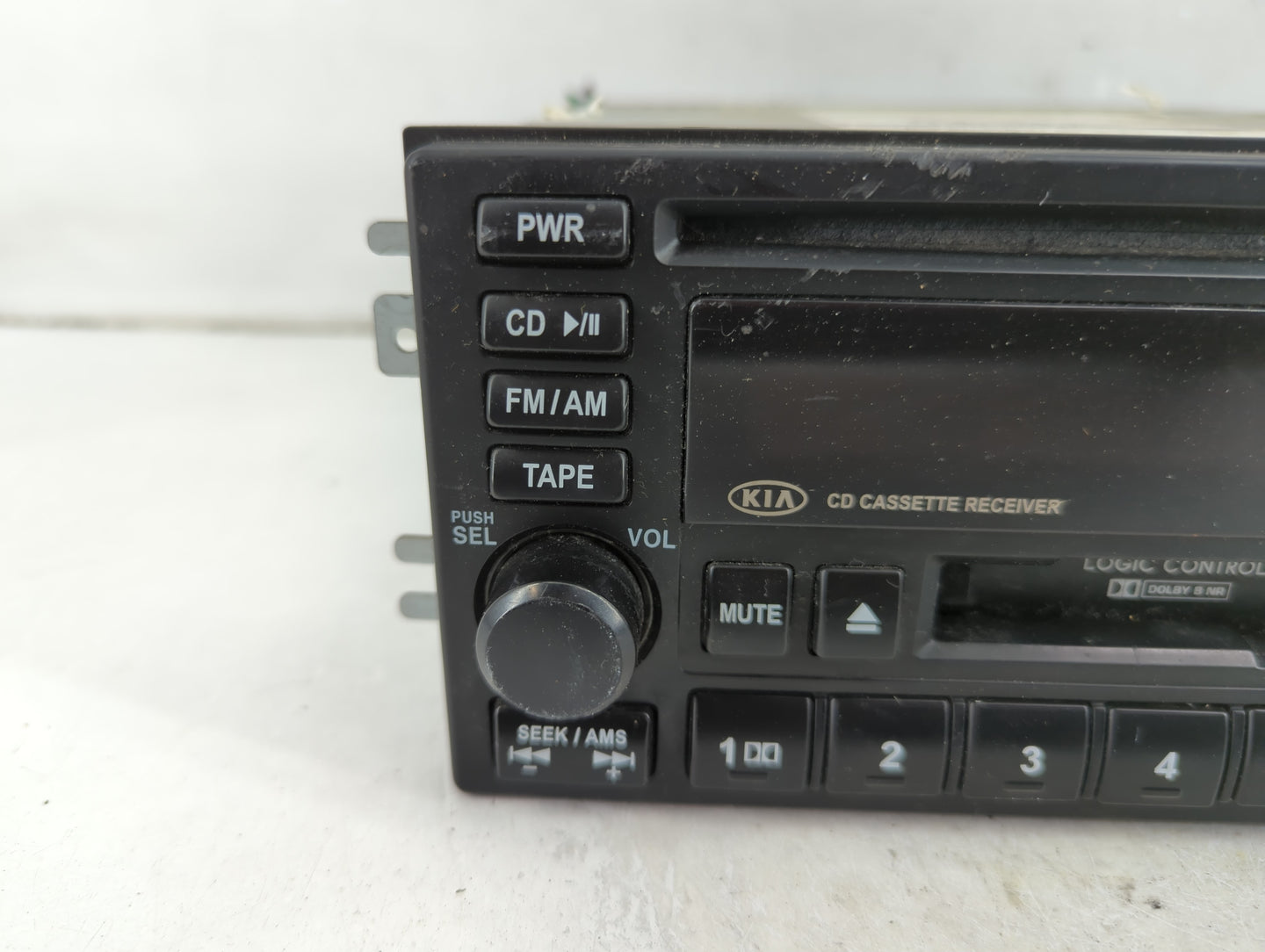 2003-2005 Kia Sedona Radio AM FM Cd Player Receiver Replacement P/N:S434100118 Fits Fits 2003 2004 2005 OEM Used Auto Parts 