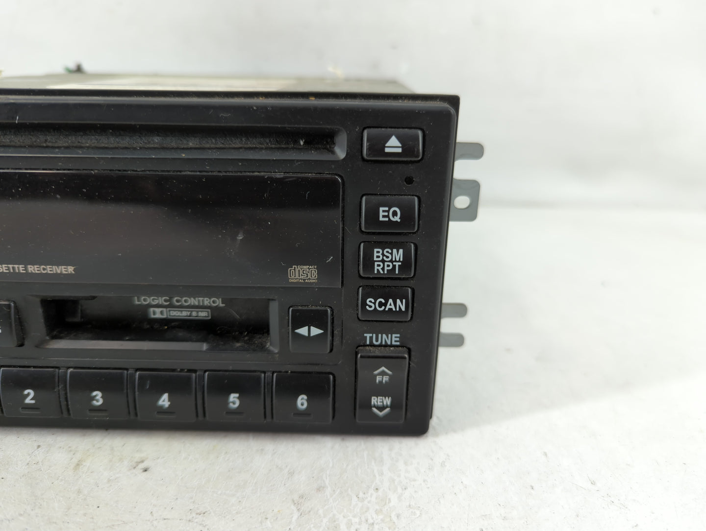 2003-2005 Kia Sedona Radio AM FM Cd Player Receiver Replacement P/N:S434100118 Fits Fits 2003 2004 2005 OEM Used Auto Parts 