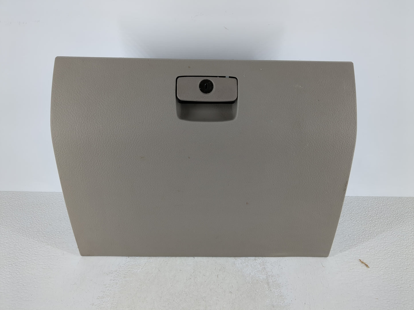 2005 Kia Sedona Passenger Glove Box Door Storage Compartment - Oemusedautoparts1.com