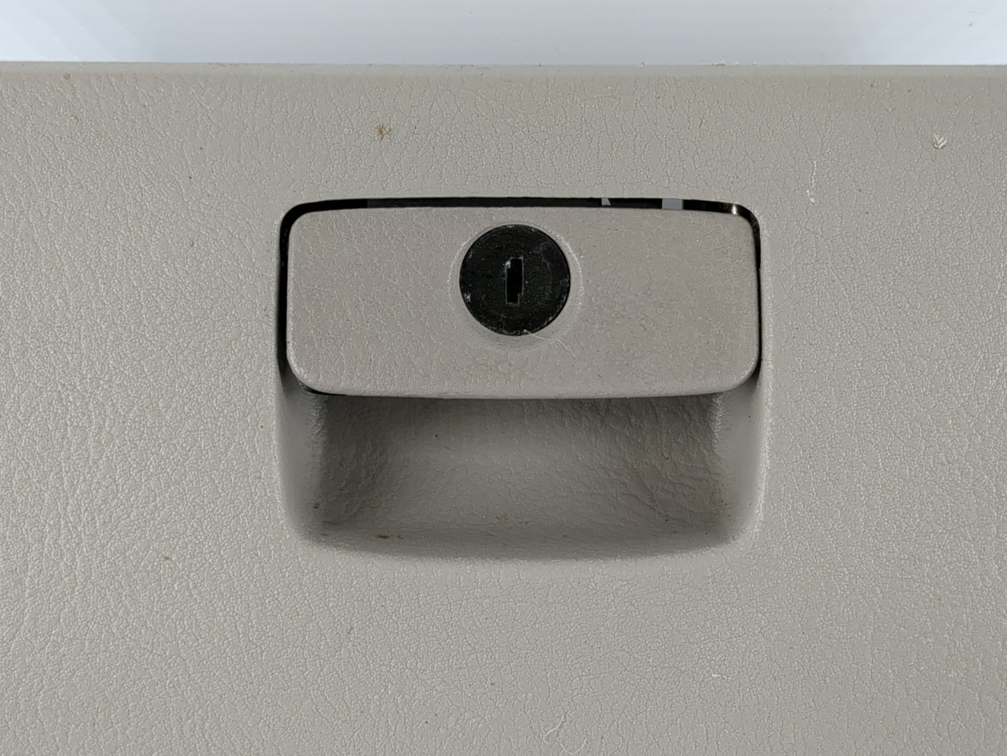 2005 Kia Sedona Passenger Glove Box Door Storage Compartment - Oemusedautoparts1.com