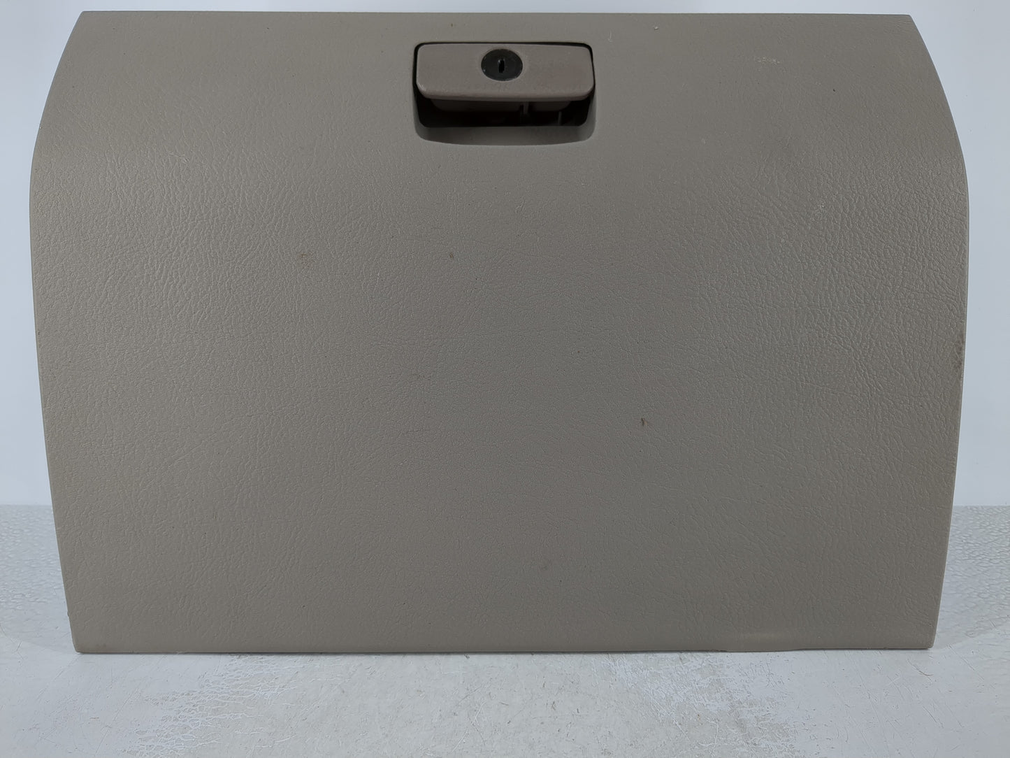 2005 Kia Sedona Passenger Glove Box Door Storage Compartment - Oemusedautoparts1.com
