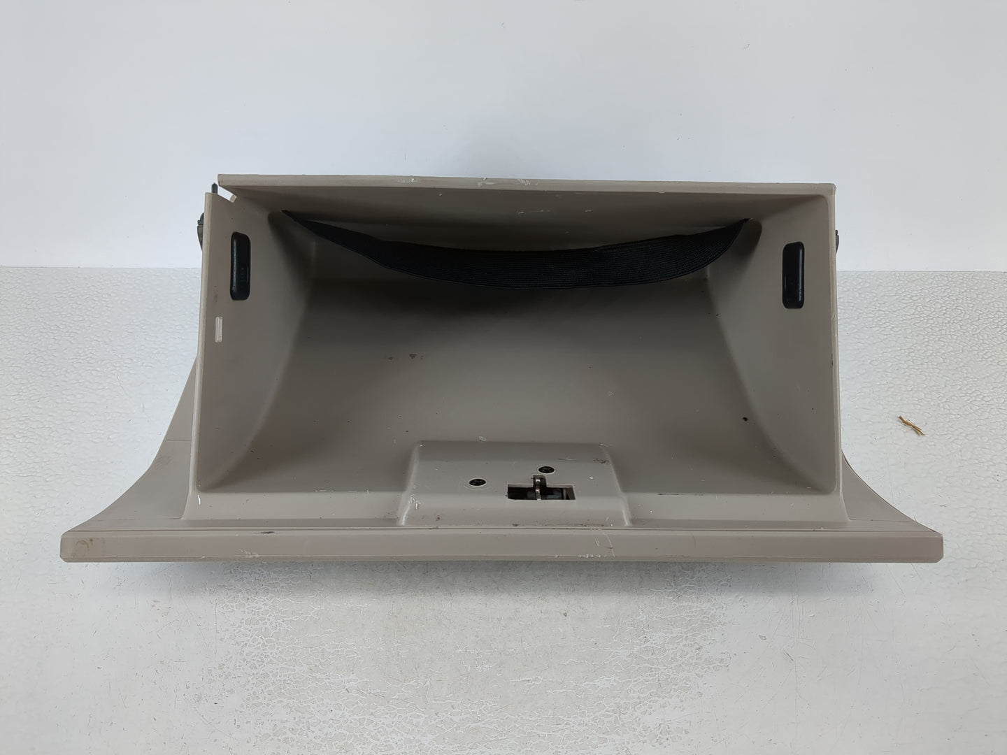 2005 Kia Sedona Passenger Glove Box Door Storage Compartment - Oemusedautoparts1.com