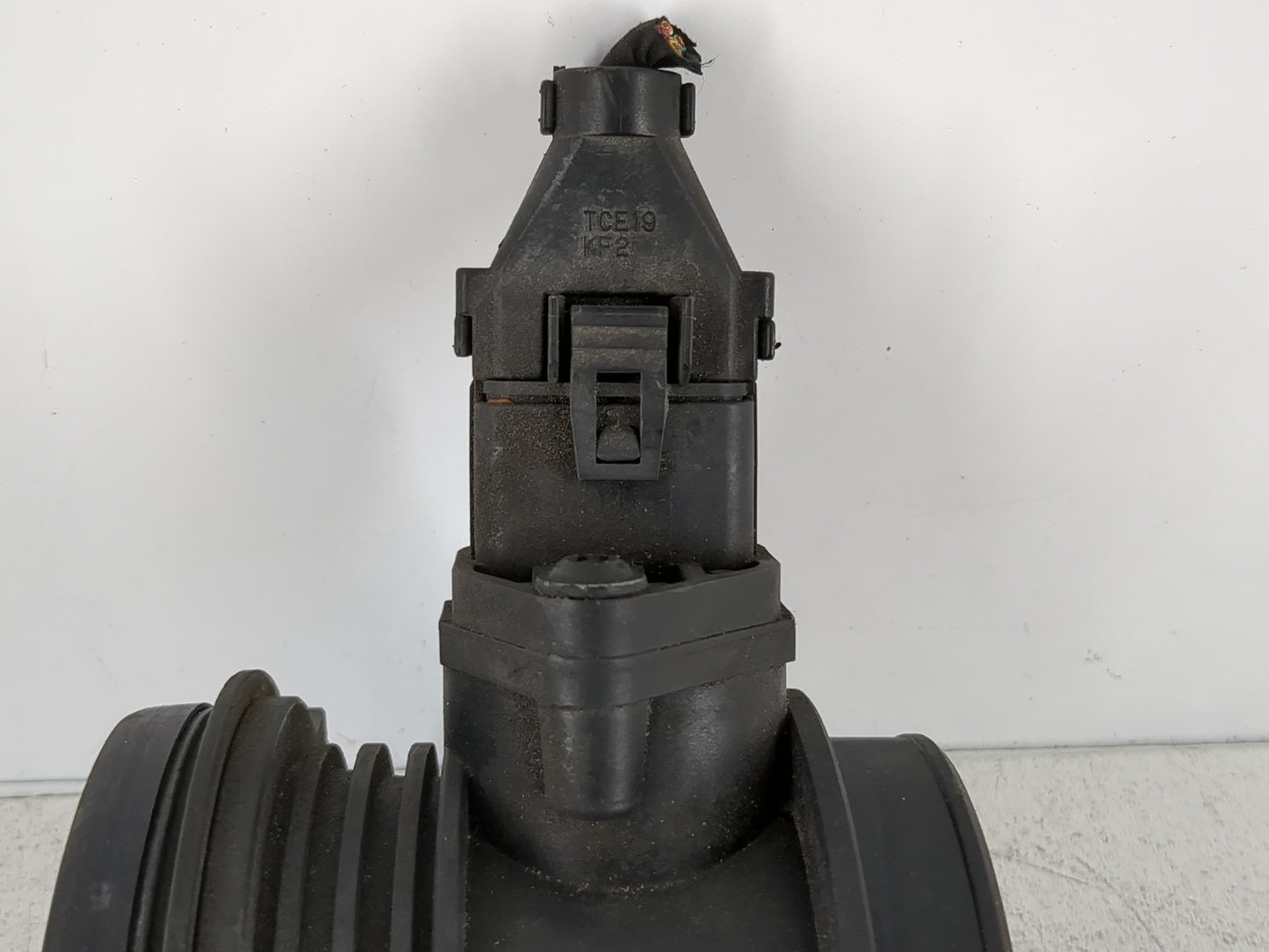 2003-2006 Kia Sorento Mass Air Flow Meter Maf - Oemusedautoparts1.com