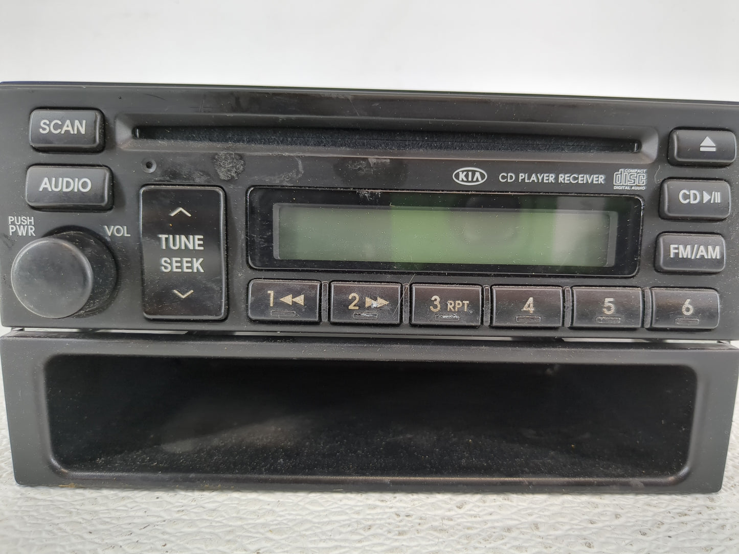 2003-2006 Kia Sorento Radio AM FM Cd Player Receiver Replacement P/N:96140-3E201 Fits Fits 2003 2004 2005 2006 OEM Used Auto