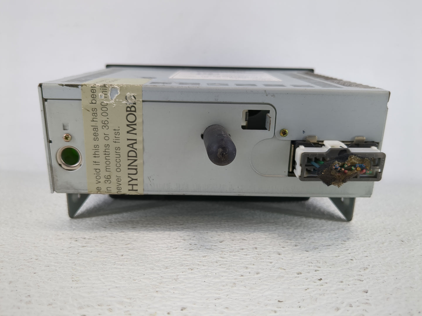 2003-2006 Kia Sorento Radio AM FM Cd Player Receiver Replacement P/N:96140-3E201 Fits Fits 2003 2004 2005 2006 OEM Used Auto