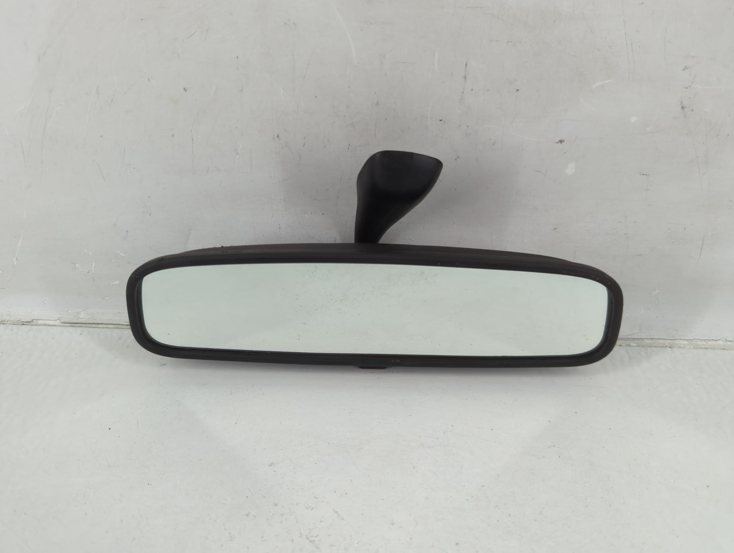 2003-2009 Kia Sorento Interior Rear View Mirror Replacement OEM P/N:E4022143 Fits OEM Used Auto Parts - Oemusedautoparts1.co