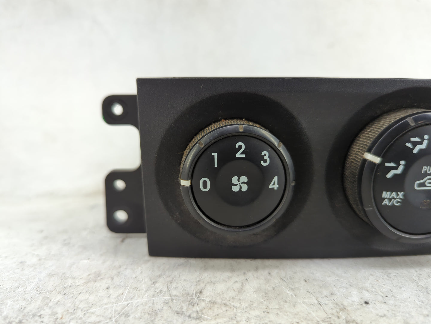 2003-2006 Kia Sorento Climate Control Module Temperature AC/Heater Replacement P/N:97250-3E401 Fits Fits 2003 2004 2005 2006