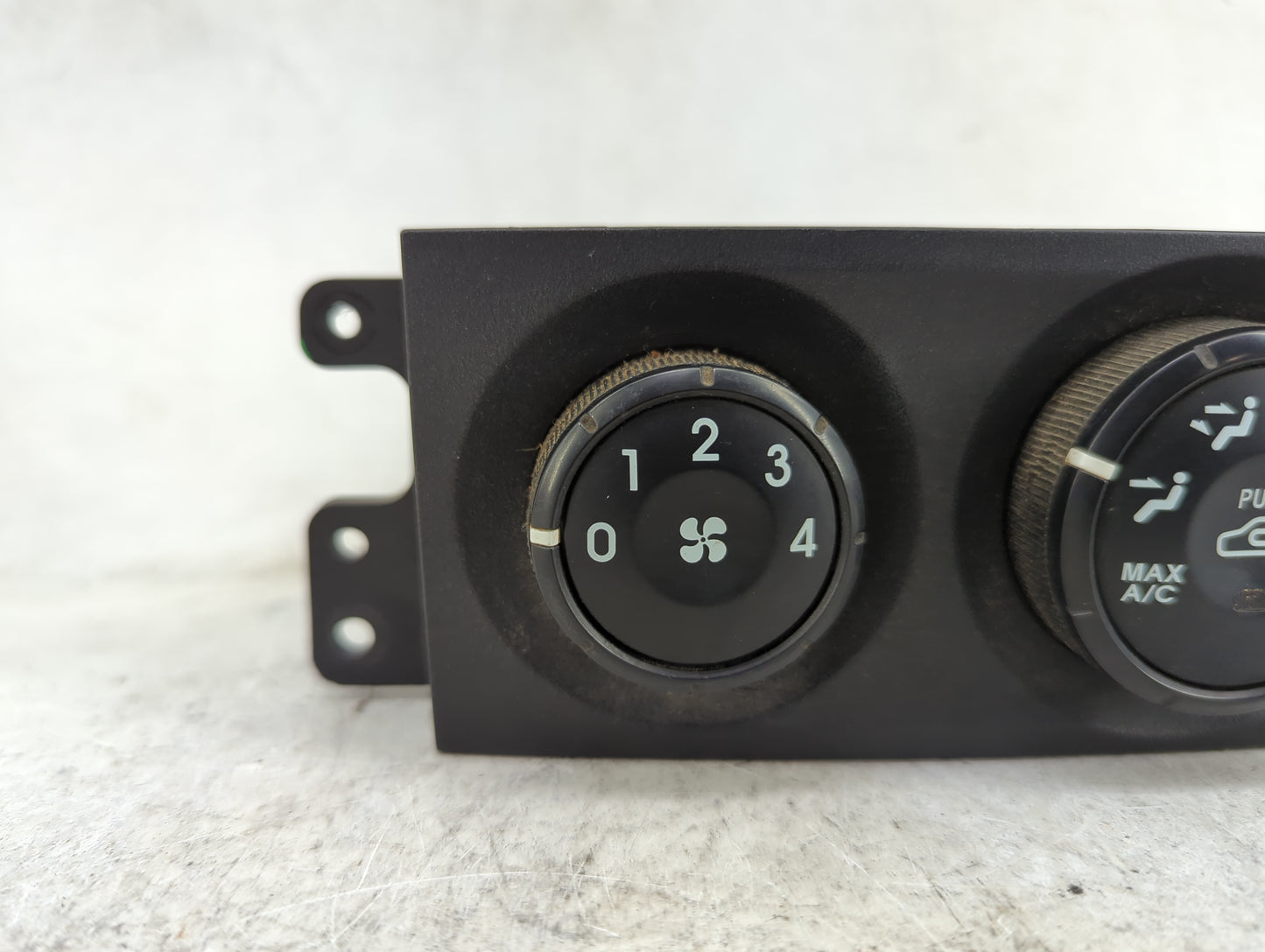 2003-2006 Kia Sorento Climate Control Module Temperature AC/Heater Replacement P/N:97250-3E401 Fits Fits 2003 2004 2005 2006
