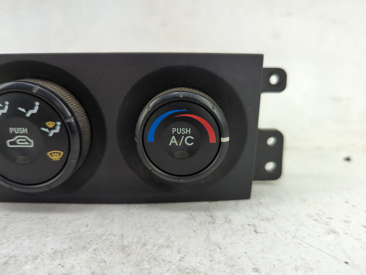 2003-2006 Kia Sorento Climate Control Module Temperature AC/Heater Replacement P/N:97250-3E401 Fits Fits 2003 2004 2005 2006