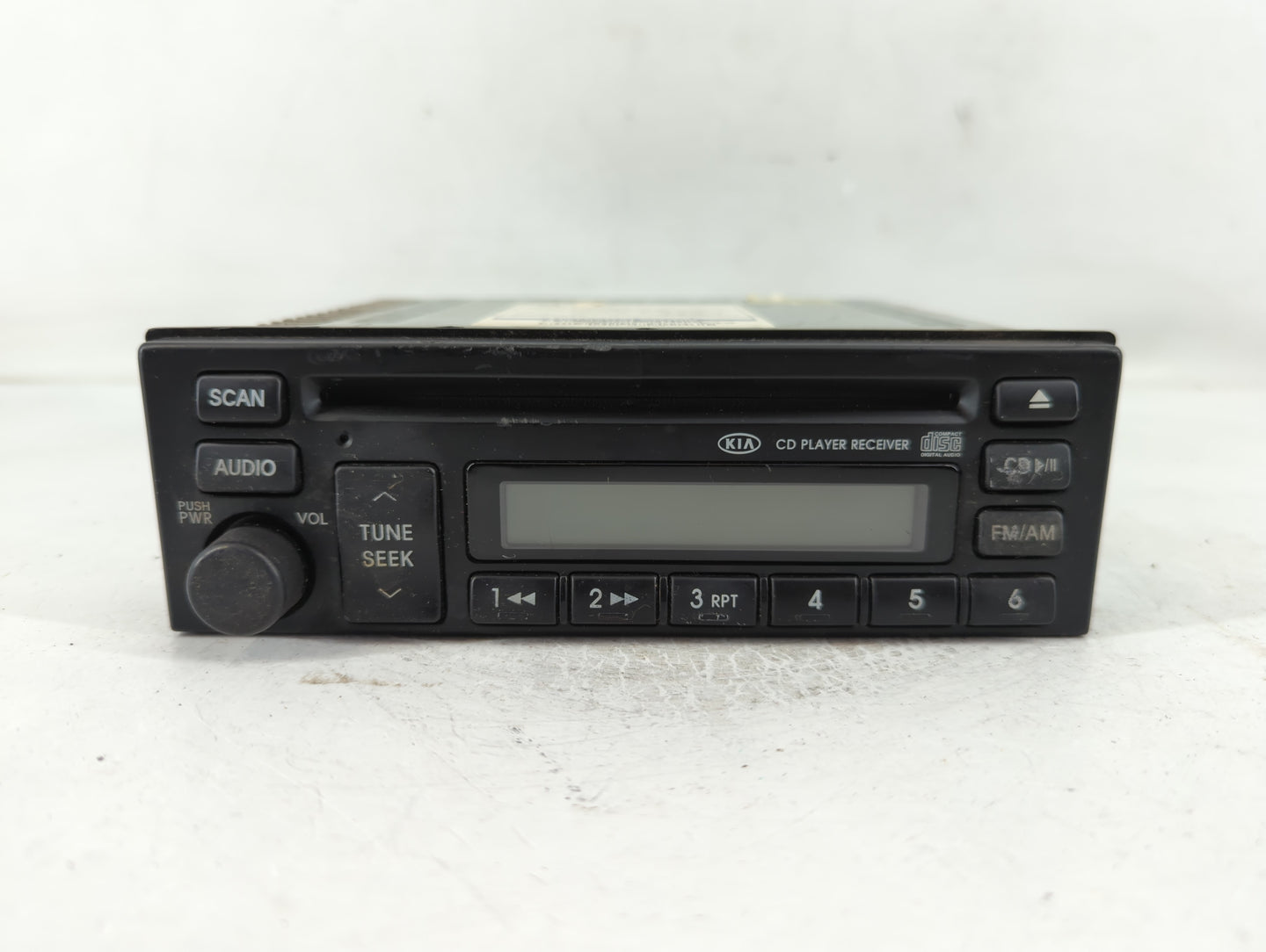 2003-2006 Kia Sorento Radio AM FM Cd Player Receiver Replacement P/N:96140-3E201 Fits Fits 2003 2004 2005 2006 OEM Used Auto