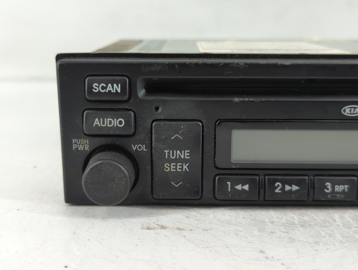 2003-2006 Kia Sorento Radio AM FM Cd Player Receiver Replacement P/N:96140-3E201 Fits Fits 2003 2004 2005 2006 OEM Used Auto