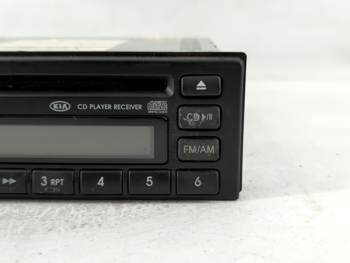 2003-2006 Kia Sorento Radio AM FM Cd Player Receiver Replacement P/N:96140-3E201 Fits Fits 2003 2004 2005 2006 OEM Used Auto