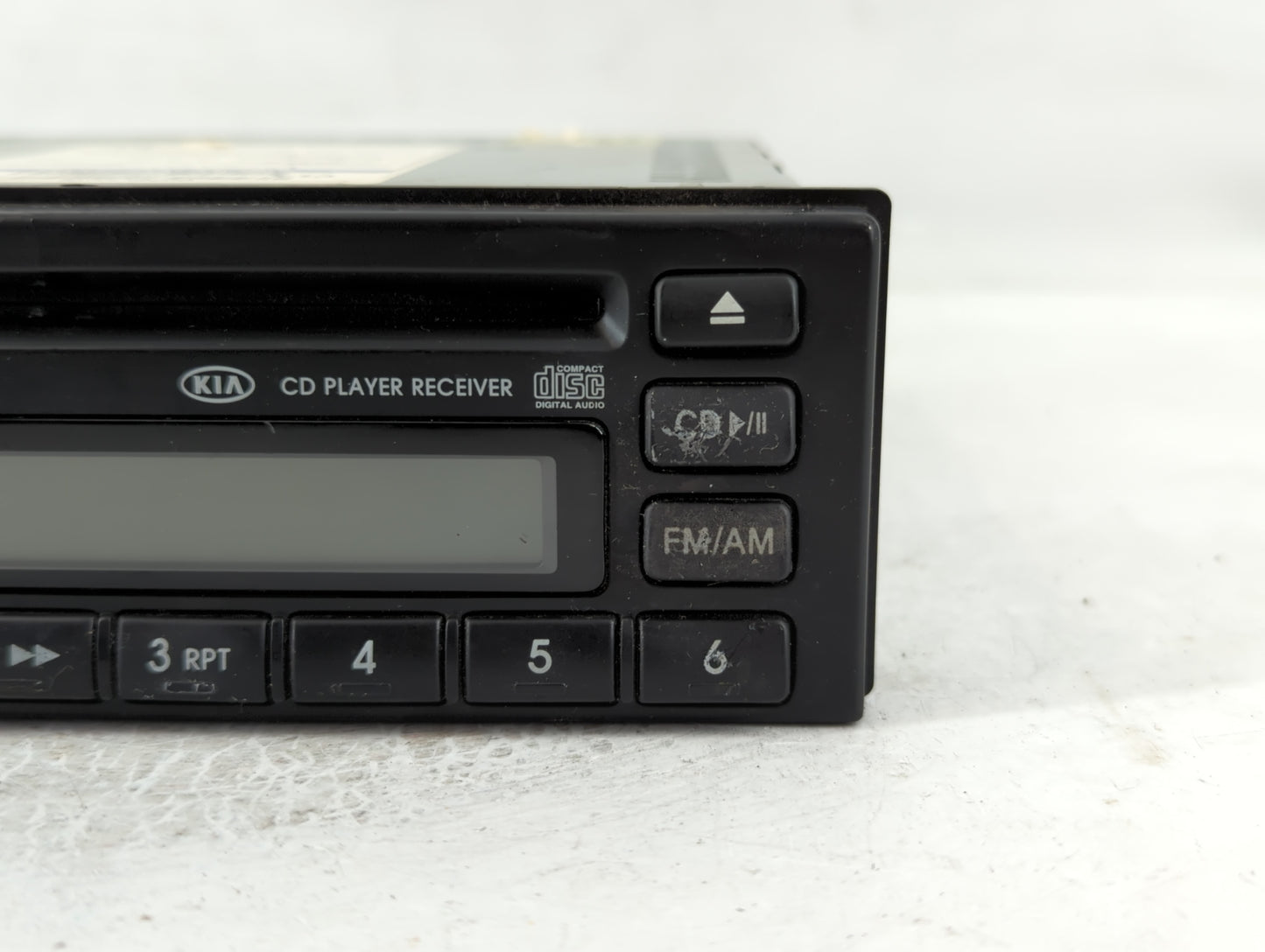 2003-2006 Kia Sorento Radio AM FM Cd Player Receiver Replacement P/N:96140-3E201 Fits Fits 2003 2004 2005 2006 OEM Used Auto