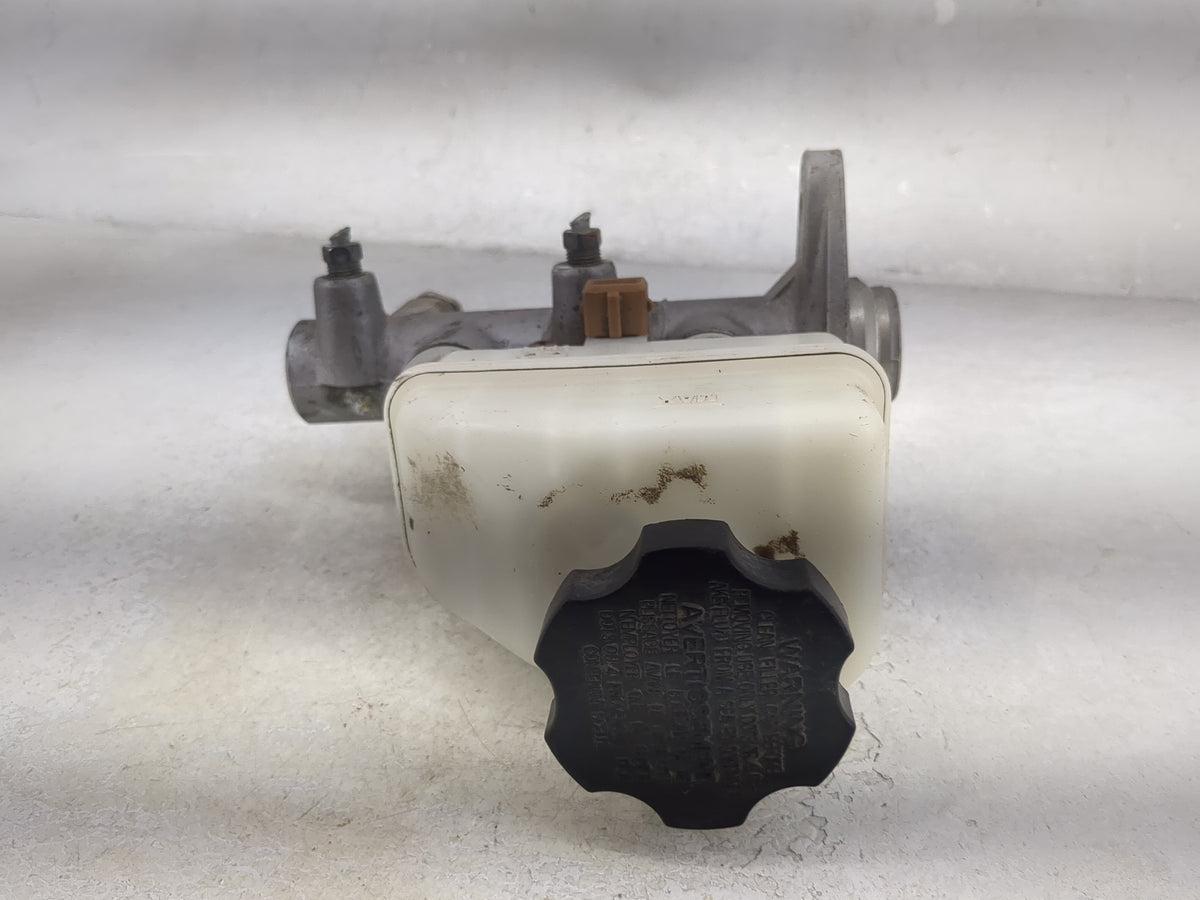 2004-2006 Kia Spectra Brake Master Cylinder 1512835 - Oemusedautoparts1.com