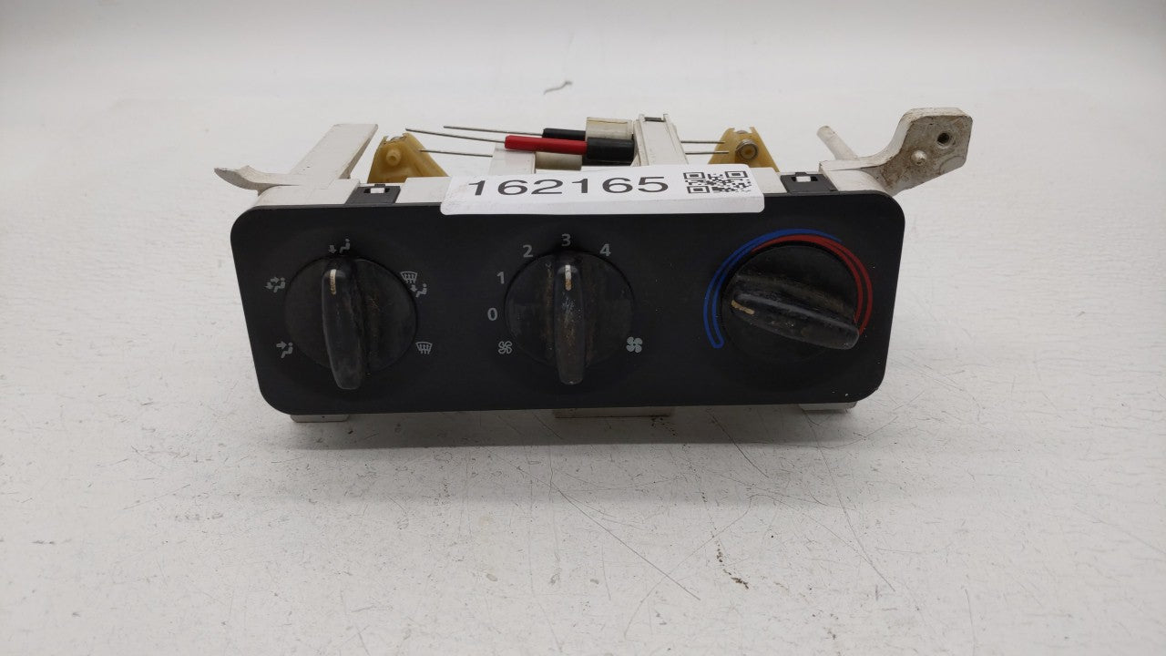 2004-2005 Land Rover Freelander Climate Control Module Temperature AC/Heater Replacement Fits Fits 2004 2005 OEM Used Auto P