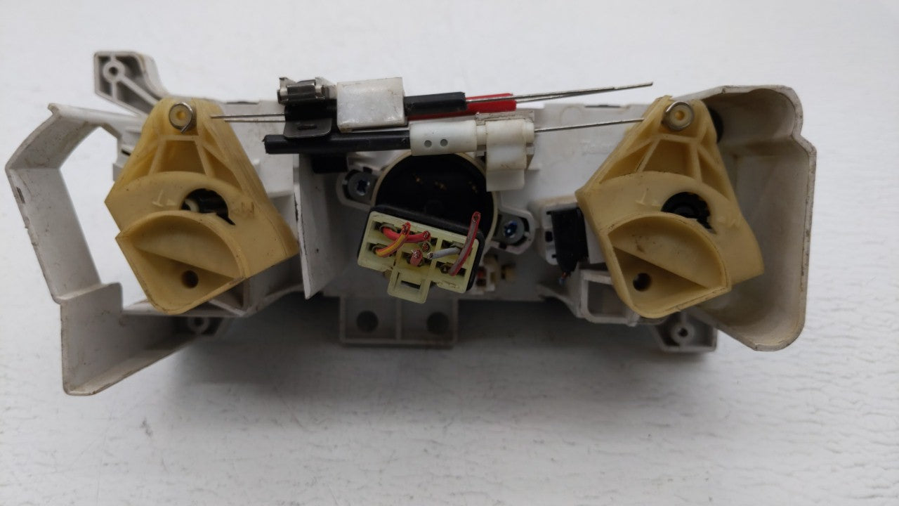 2004-2005 Land Rover Freelander Climate Control Module Temperature AC/Heater Replacement Fits Fits 2004 2005 OEM Used Auto P