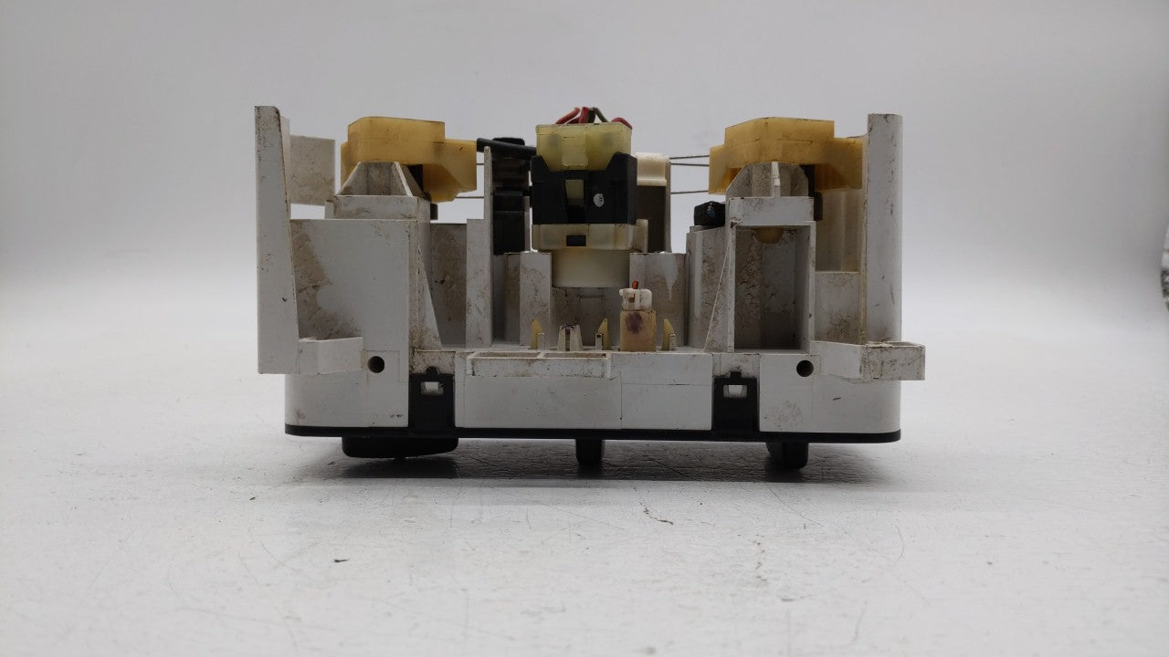 2004-2005 Land Rover Freelander Climate Control Module Temperature AC/Heater Replacement Fits Fits 2004 2005 OEM Used Auto P