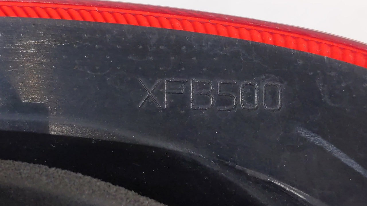 2004-2005 Land Rover Freelander Tail Light Assembly Driver Left OEM Fits Fits 2004 2005 OEM Used Auto Parts - Oemusedautopar