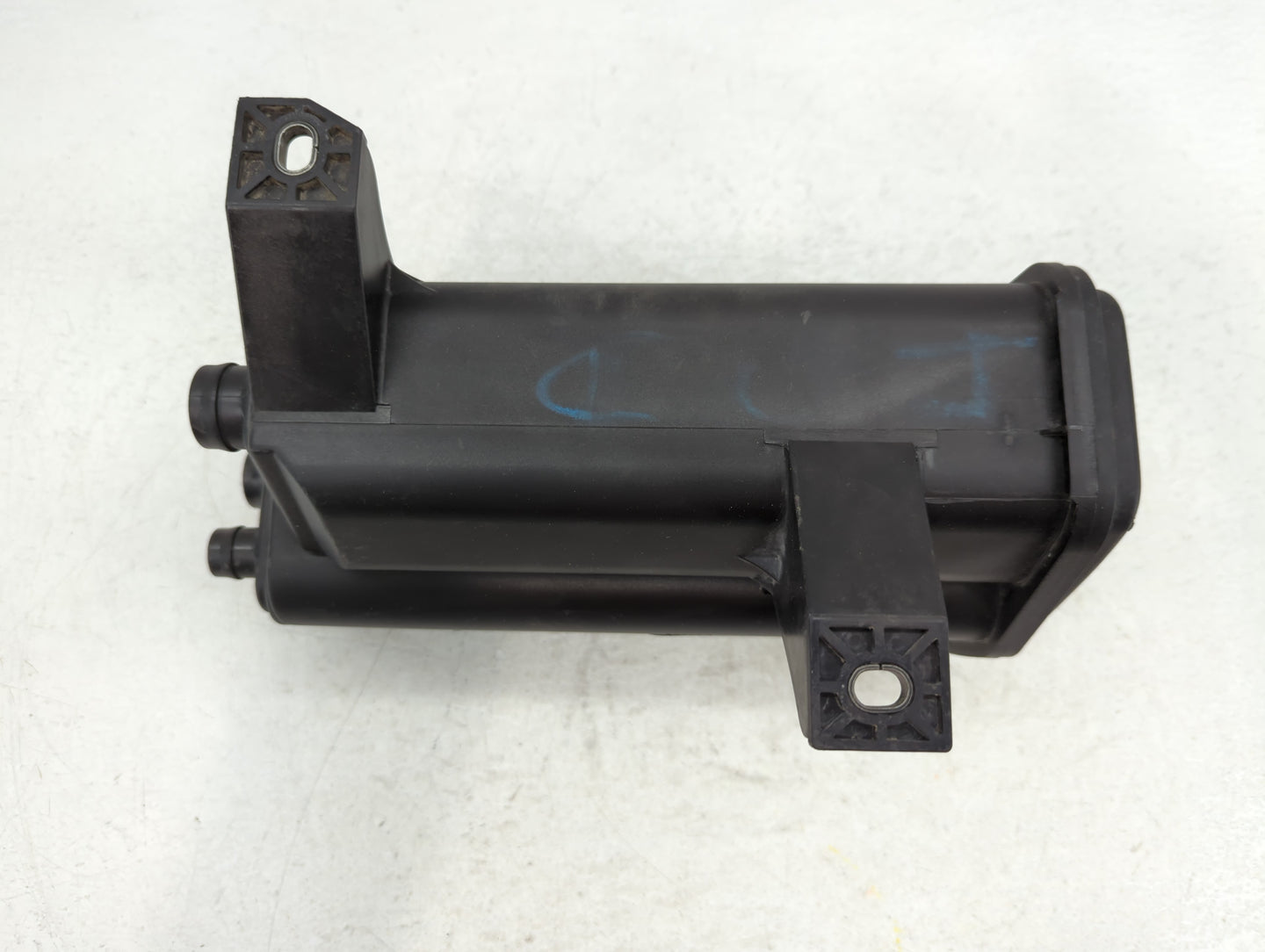 2005 Land Rover Range Rover Fuel Vapor Charcoal Canister - Oemusedautoparts1.com