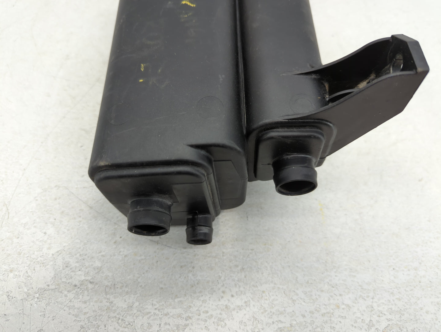 2005 Land Rover Range Rover Fuel Vapor Charcoal Canister - Oemusedautoparts1.com