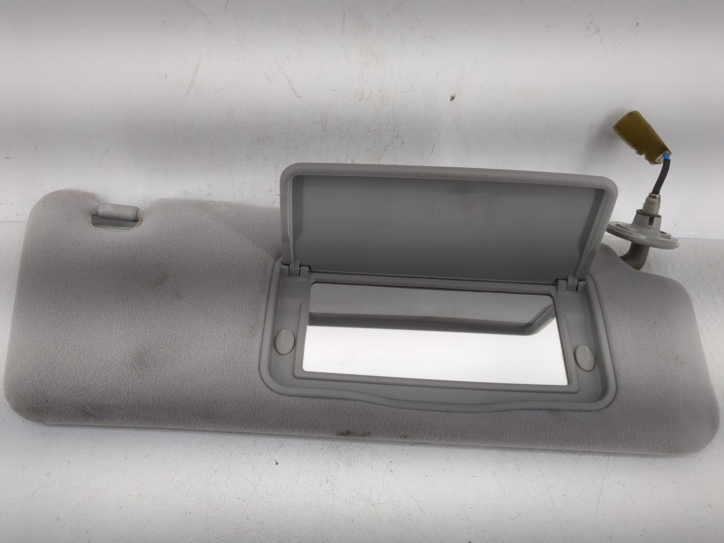 2005-2006 Lexus Es330 Sun Visor Shade Replacement Passenger Right Mirror Fits Fits 2005 2006 OEM Used Auto Parts - Oemusedau
