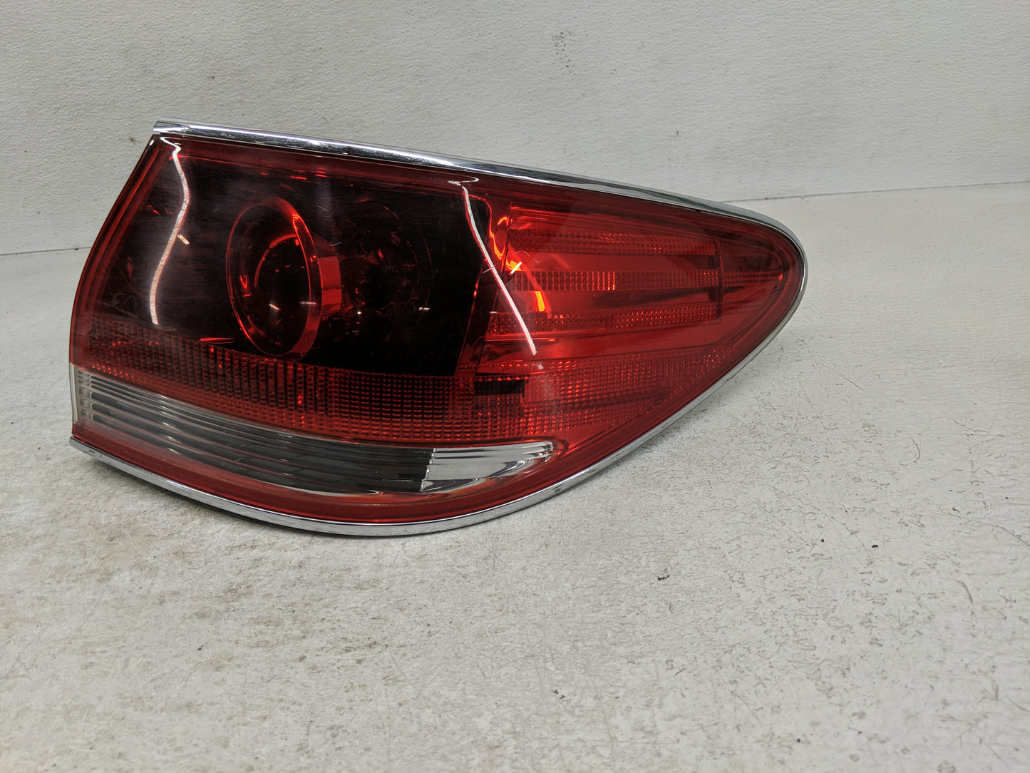 2004-2006 Lexus Es330 Tail Light Assembly Passenger Right OEM P/N:W21/5 7443 Fits Fits 2004 2005 2006 OEM Used Auto Parts - 