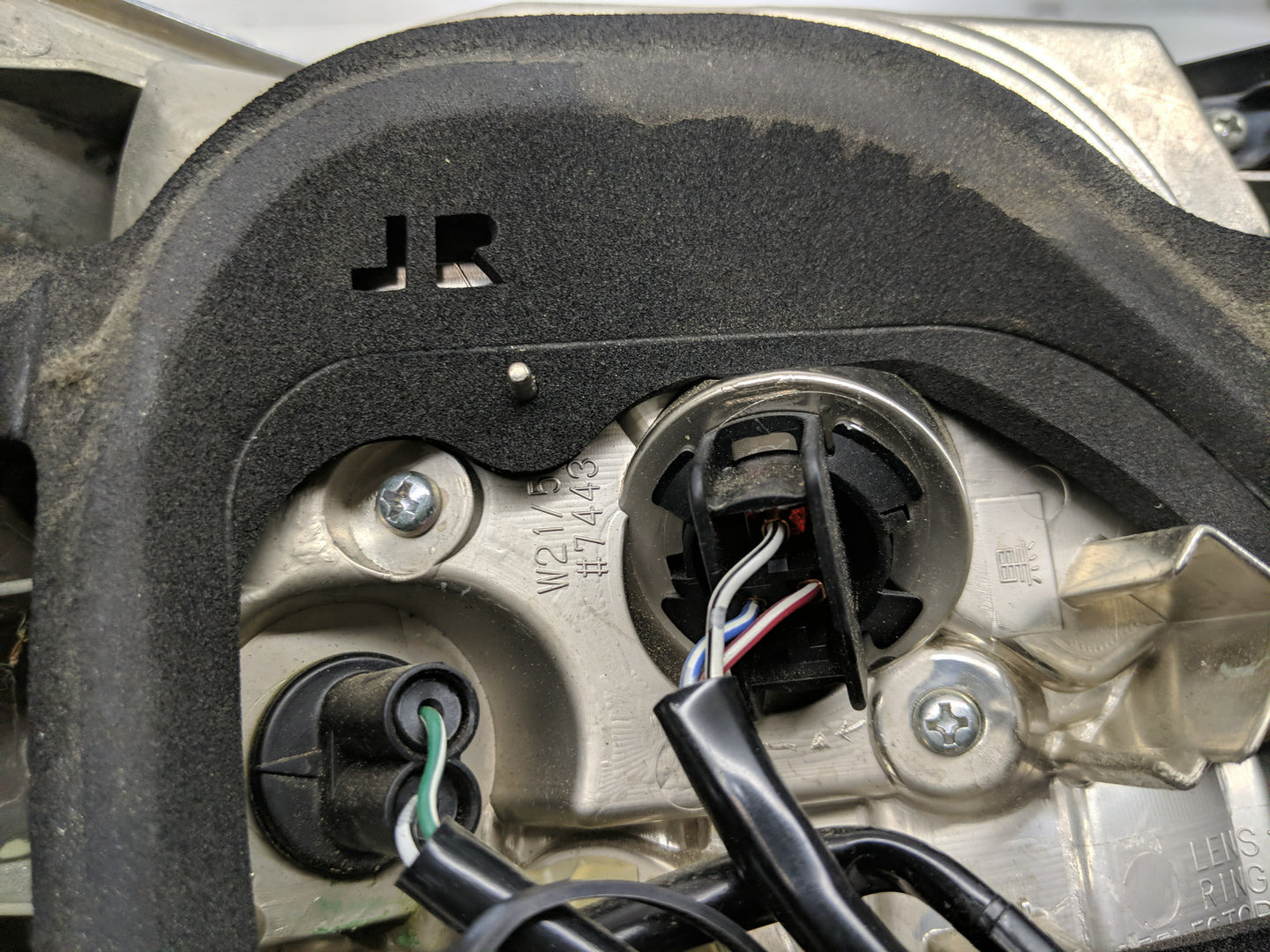 2004-2006 Lexus Es330 Tail Light Assembly Passenger Right OEM Fits Fits 2004 2005 2006 OEM Used Auto Parts - Oemusedautopart