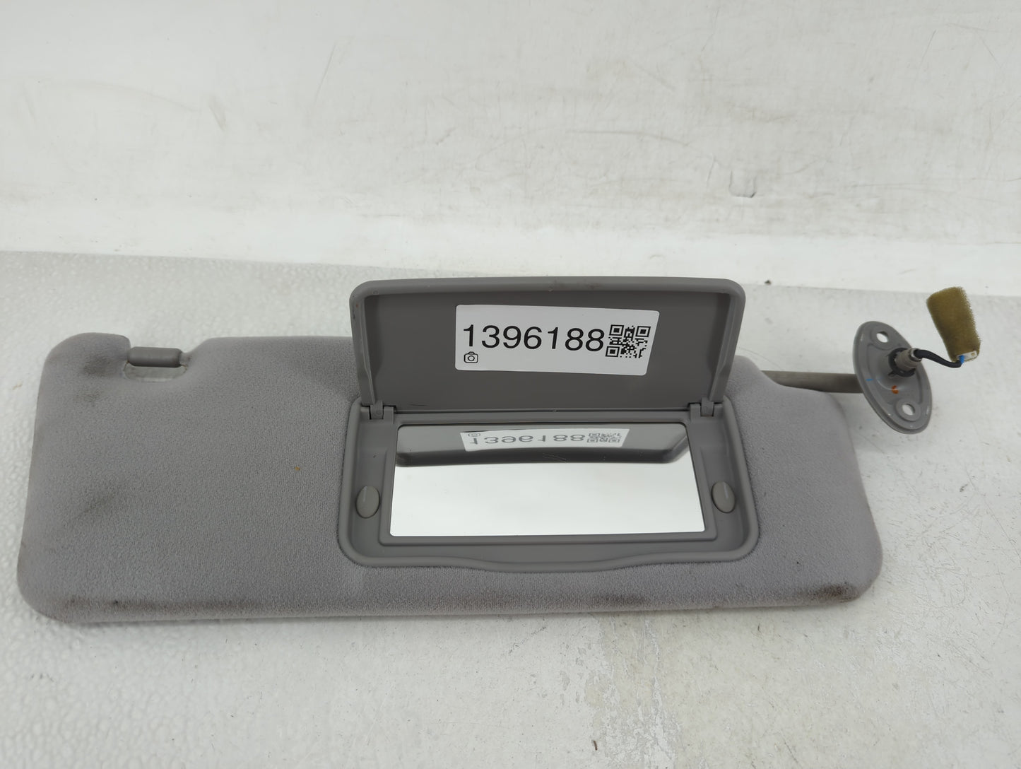 2005-2006 Lexus Es330 Sun Visor Shade Replacement Driver Left Mirror Fits Fits 2005 2006 OEM Used Auto Parts - Oemusedautopa