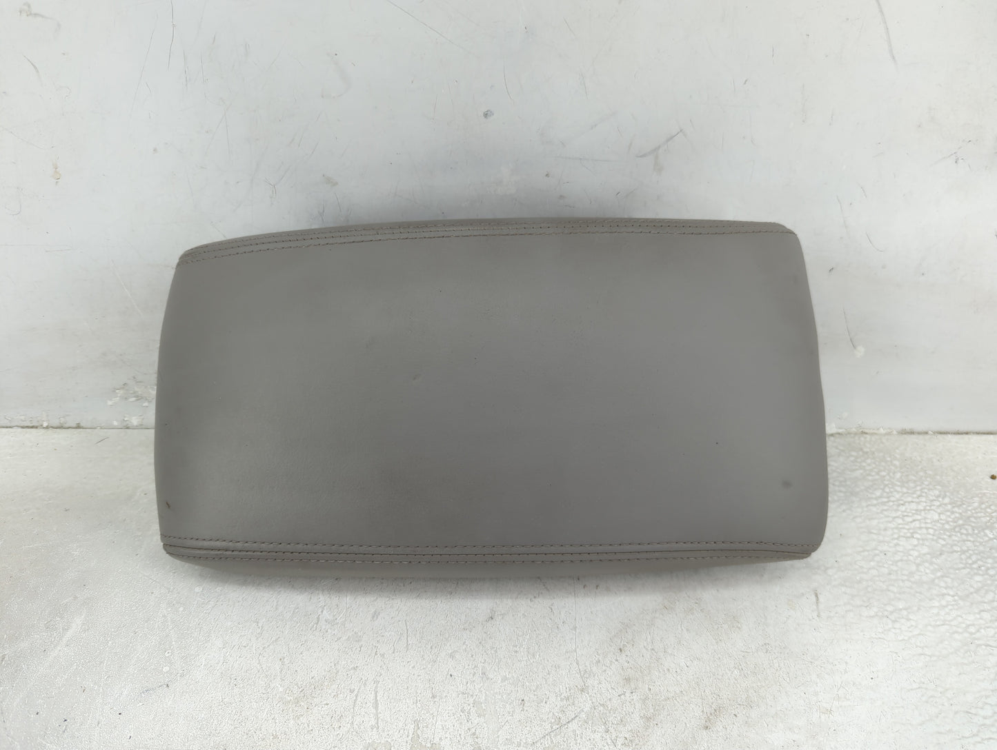 2005 Lexus Es330 Center Console Armrest Cover Lid Fits OEM Used Auto Parts - Oemusedautoparts1.com