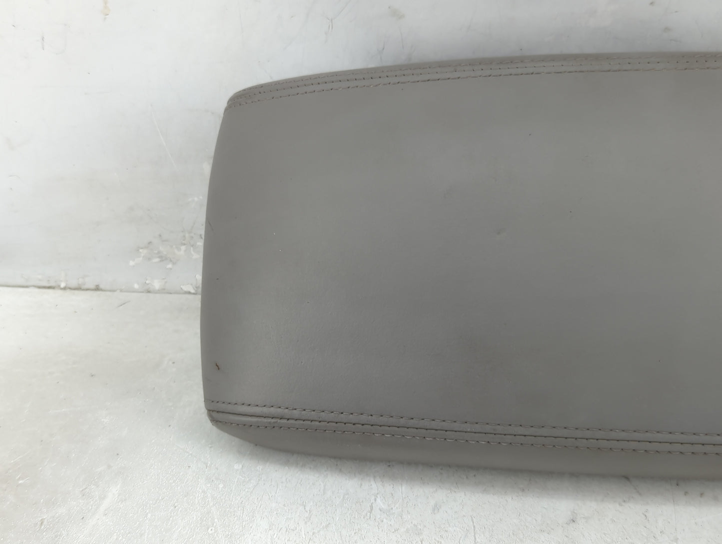2005 Lexus Es330 Center Console Armrest Cover Lid Fits OEM Used Auto Parts - Oemusedautoparts1.com