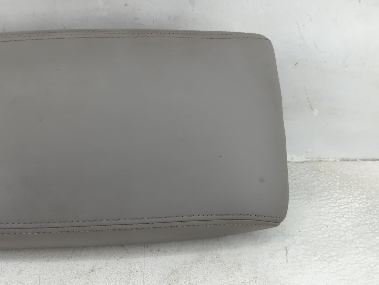 2005 Lexus Es330 Center Console Armrest Cover Lid Fits OEM Used Auto Parts - Oemusedautoparts1.com