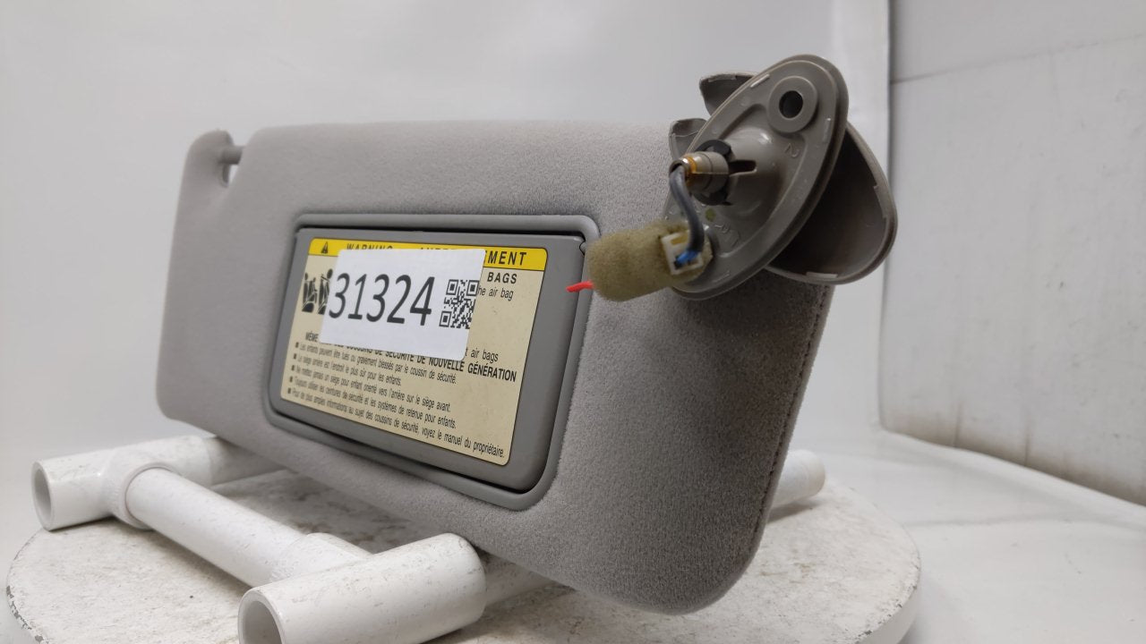 2005-2006 Lexus Es330 Sun Visor Shade Replacement Passenger Right Mirror Fits Fits 2005 2006 OEM Used Auto Parts - Oemusedau