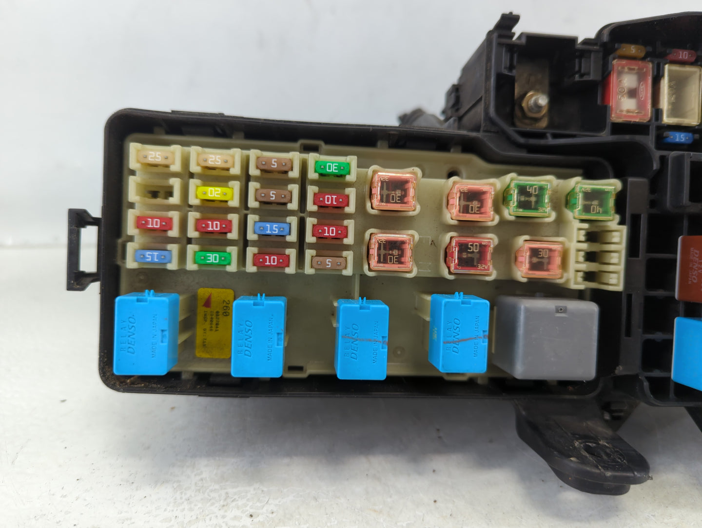 2004-2006 Lexus Es330 Fusebox Fuse Box Panel Relay Module P/N:0827041 Fits Fits 2004 2005 2006 OEM Used Auto Parts - Oemused