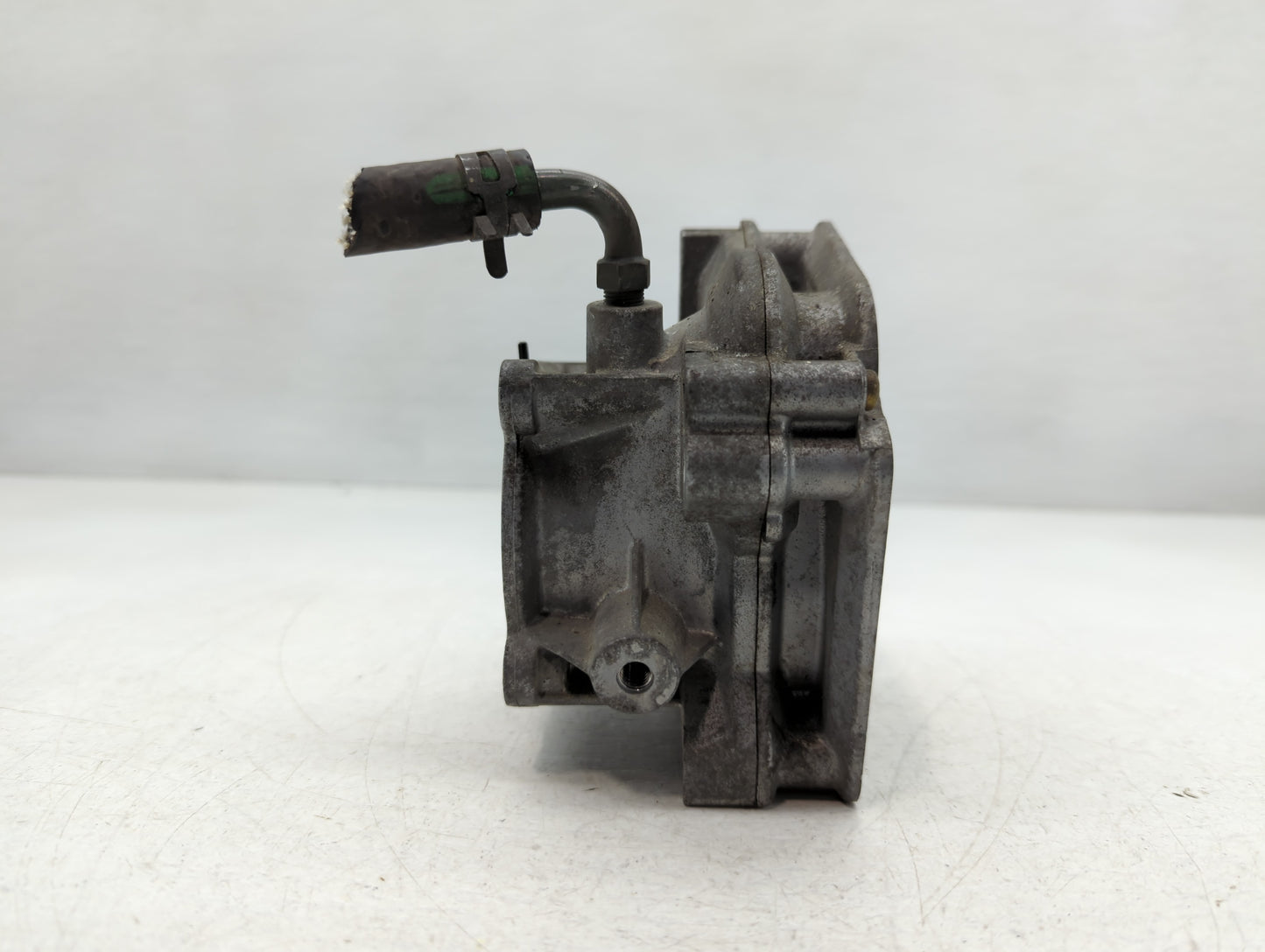 2004-2006 Lexus Es330 Throttle Body P/N:4GT Fits Fits 2003 2004 2005 2006 2007 2008 2009 2010 OEM Used Auto Parts - Oemuseda