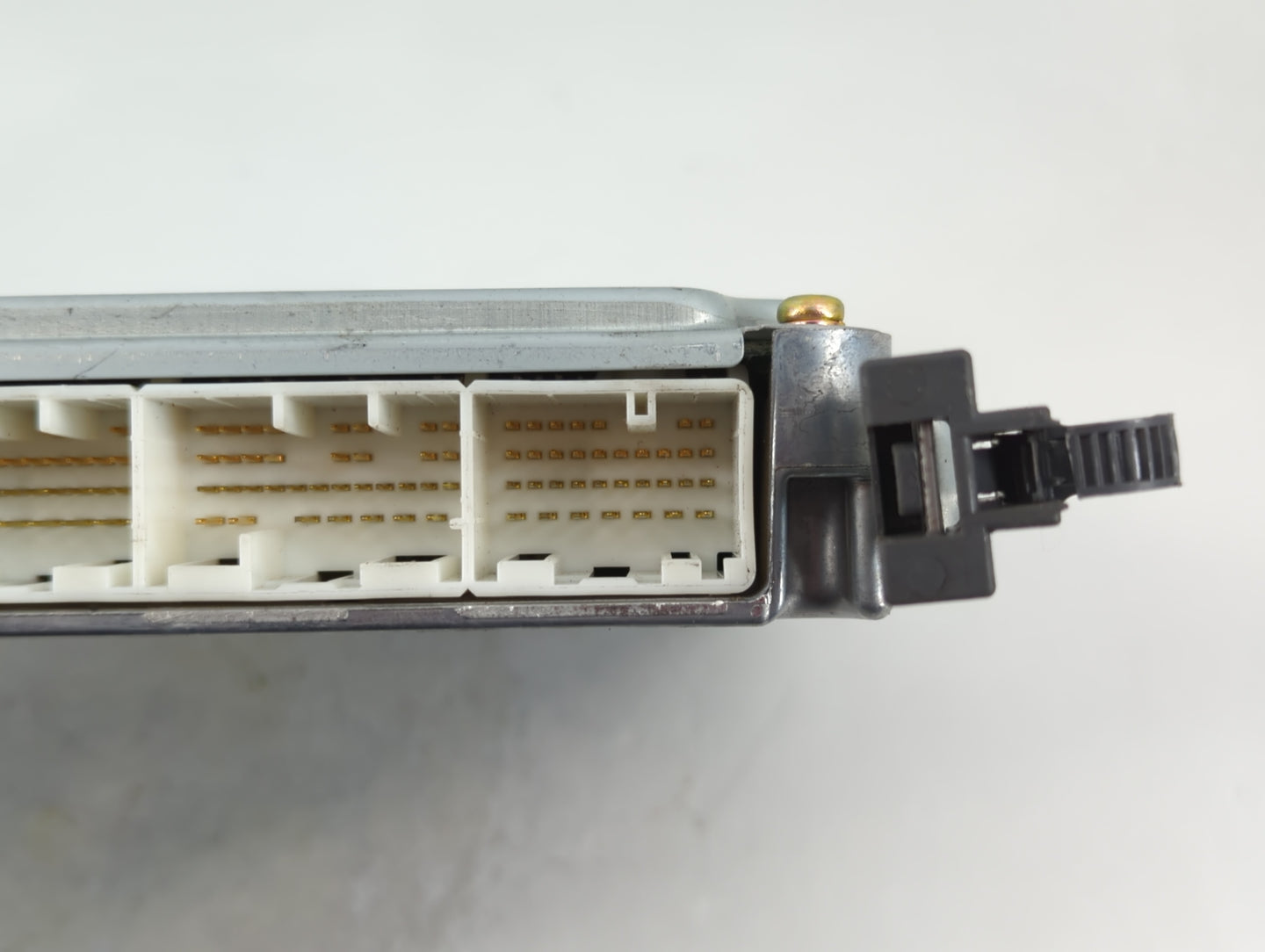 2004-2005 Lexus Es330 PCM Engine Control Computer ECU ECM PCU OEM P/N:89661-33B30 Fits Fits 2004 2005 OEM Used Auto Parts - 