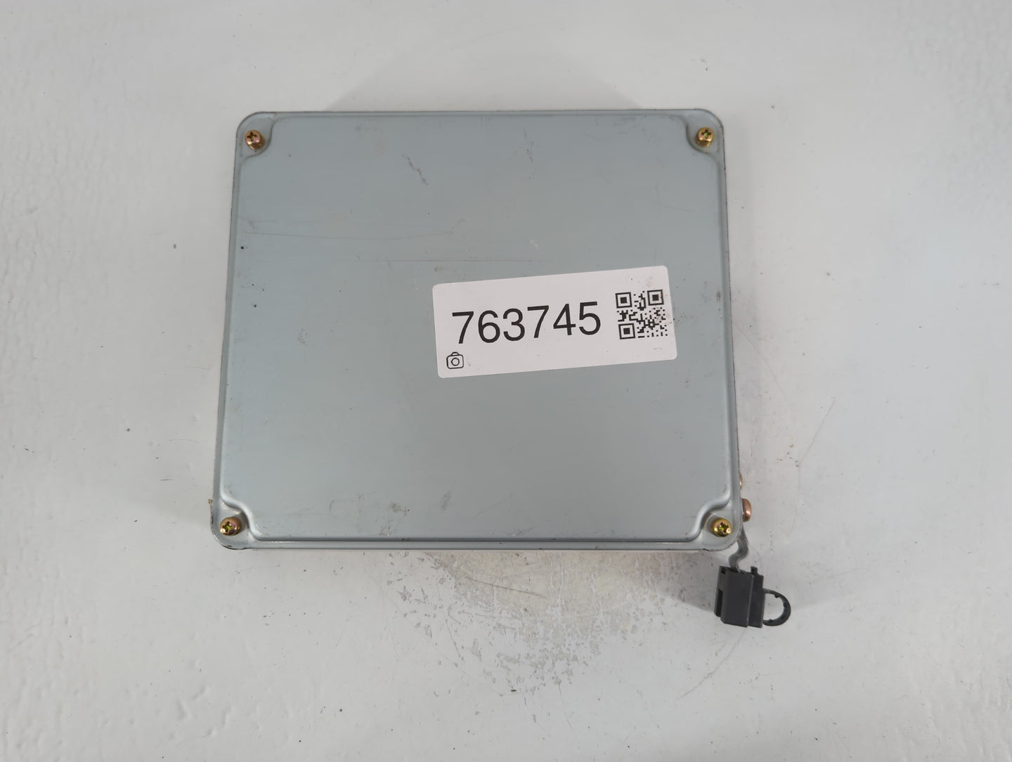 2004-2005 Lexus Es330 PCM Engine Control Computer ECU ECM PCU OEM P/N:89661-33B30 Fits Fits 2004 2005 OEM Used Auto Parts - 