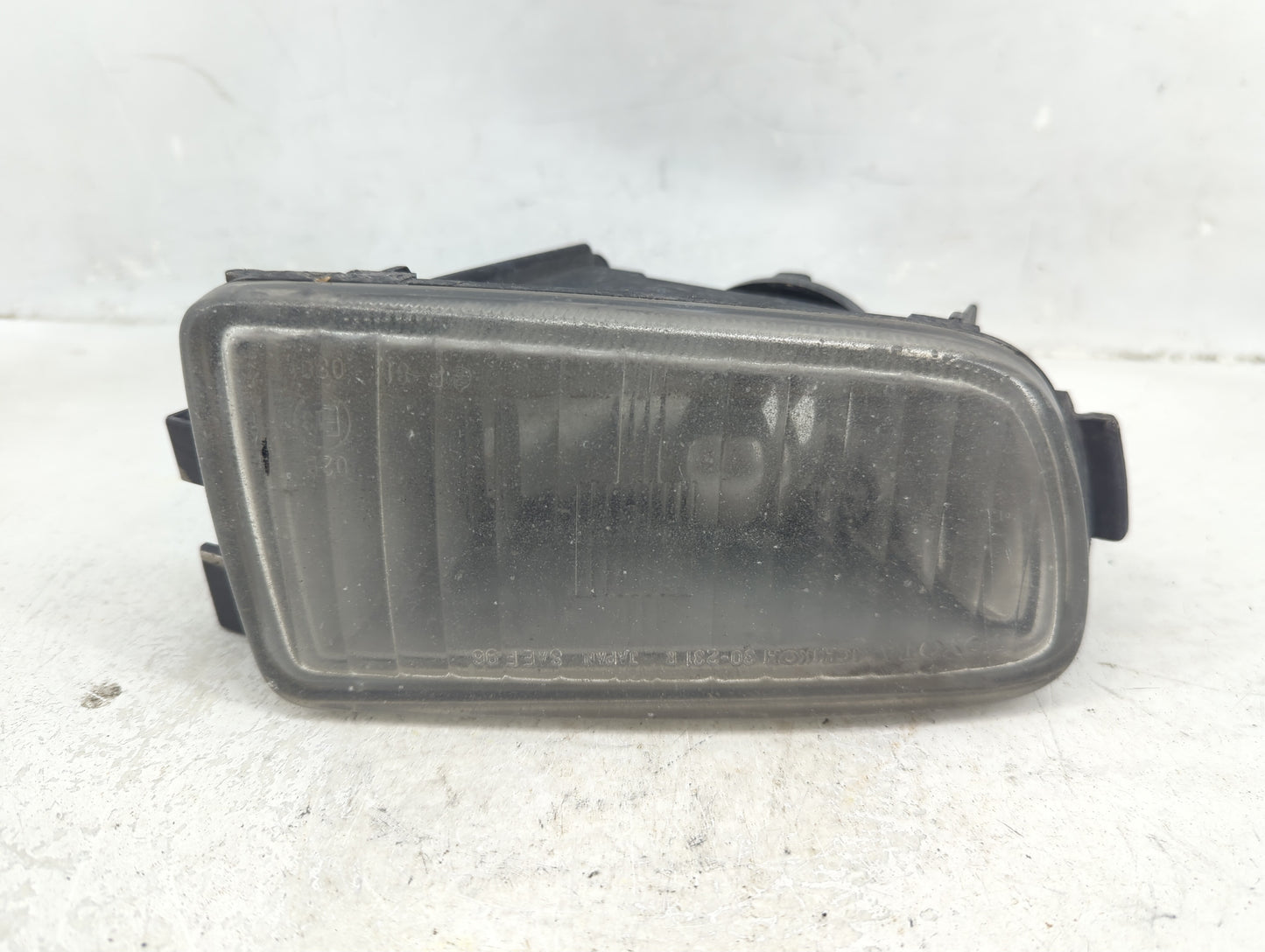 1998-2005 Lexus Gs300 Passenger Right Oem Fog Light Lamp - Oemusedautoparts1.com