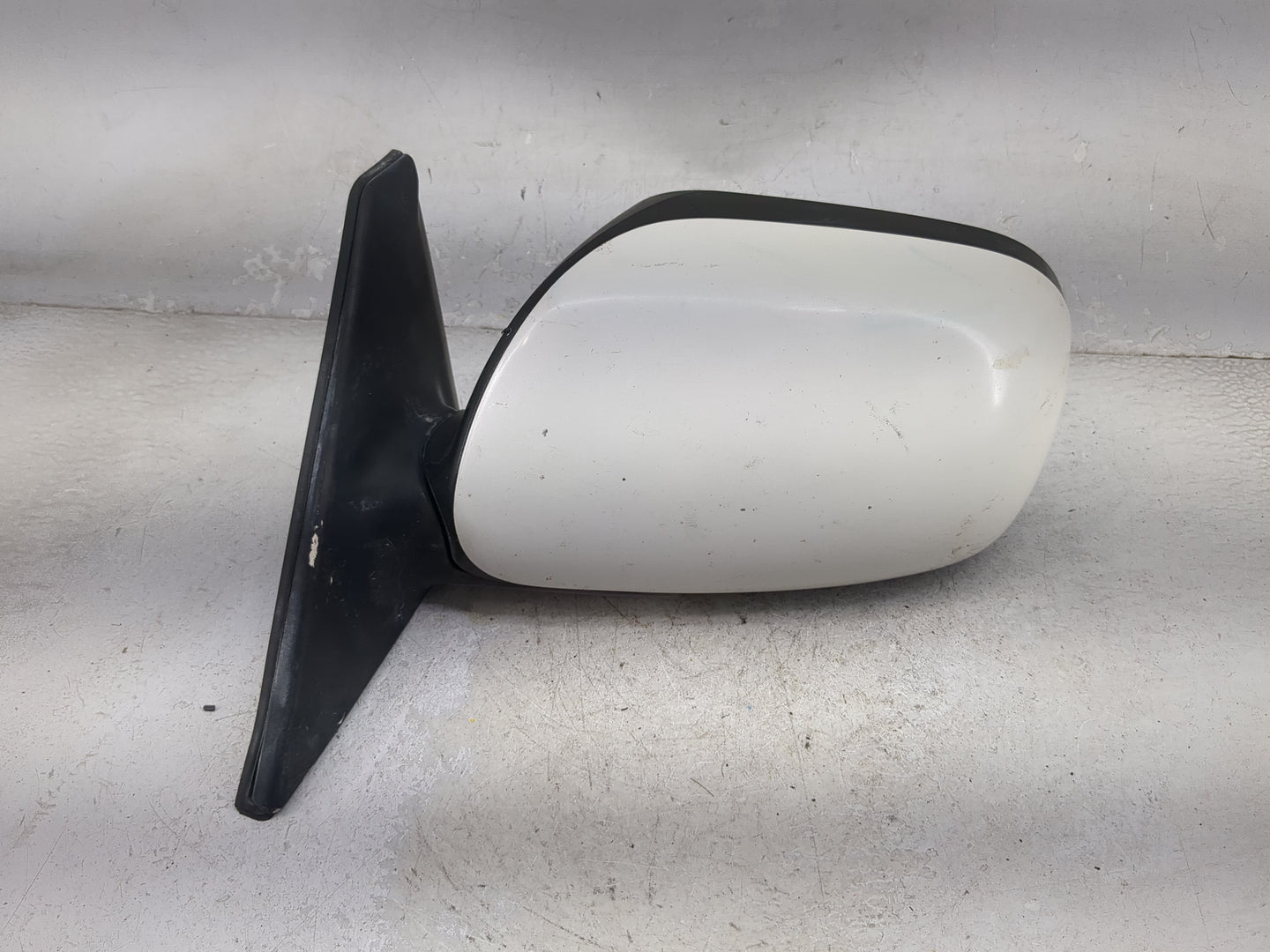 2002-2005 Lexus Is300 Driver Side View Mirror - Left Door Mirror OEM Used - Oemusedautoparts1.com