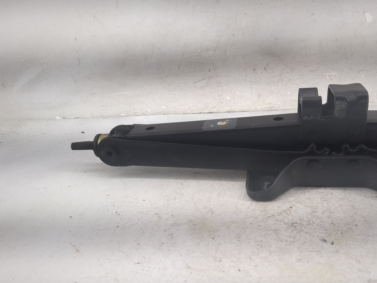 2005 Lexus Rx330 Spare Scissor Car Jack Black - Oemusedautoparts1.com