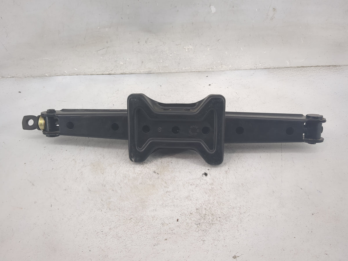 2005 Lexus Rx330 Spare Scissor Car Jack Black - Oemusedautoparts1.com