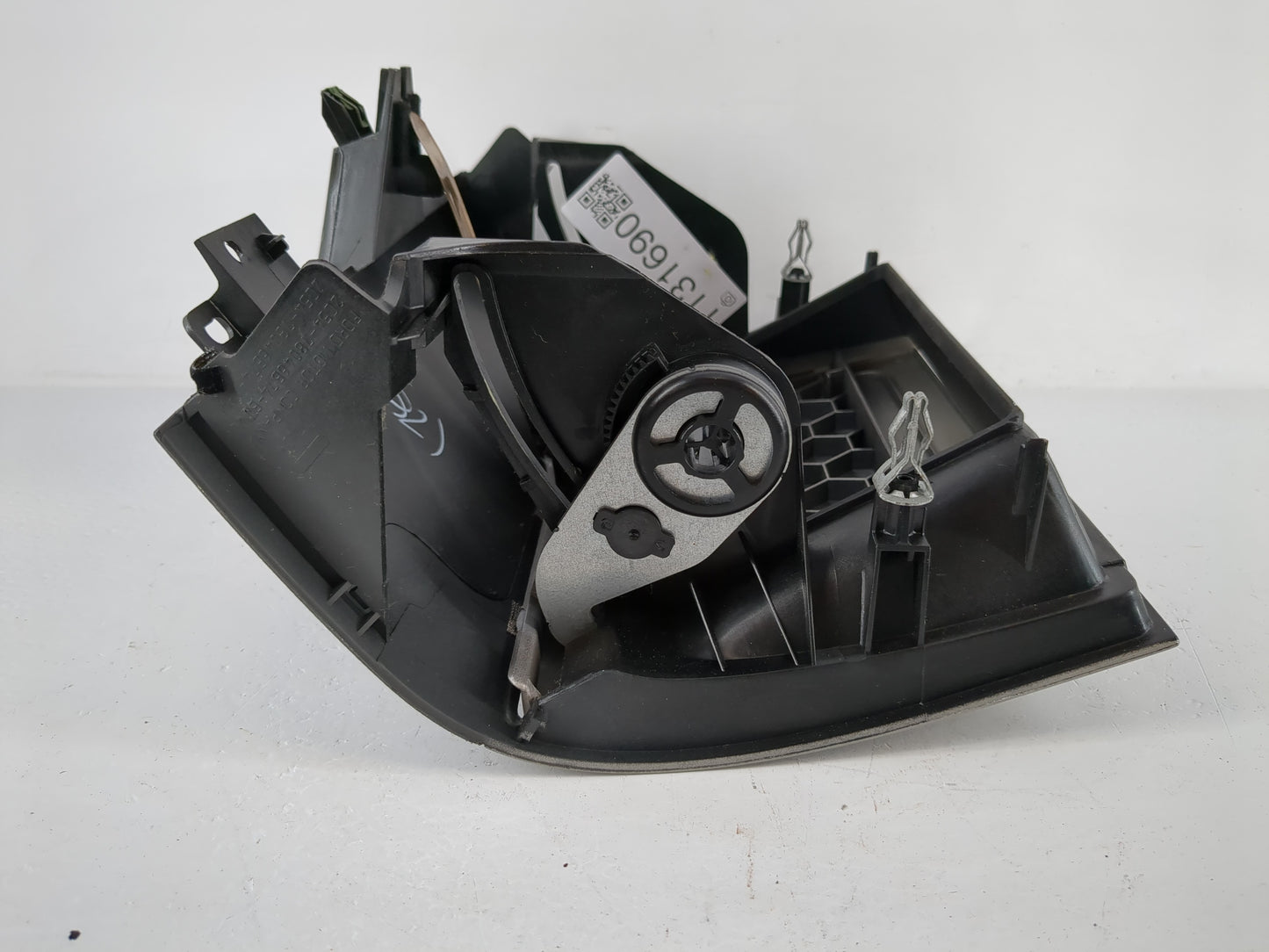 2005 Lincoln Aviator Information Radio Display Screen Bezel Vents - Oemusedautoparts1.com