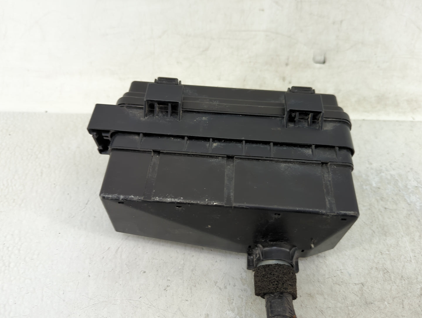 2004-2005 Lincoln Aviator Fusebox Fuse Box Panel Relay Module Fits Fits 2004 2005 OEM Used Auto Parts - Oemusedautoparts1.co